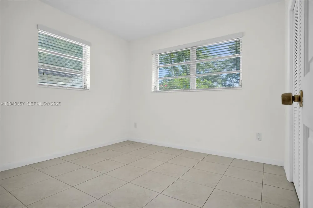14375 Lake Candlewood Ct Miami Lakes, FL 33014