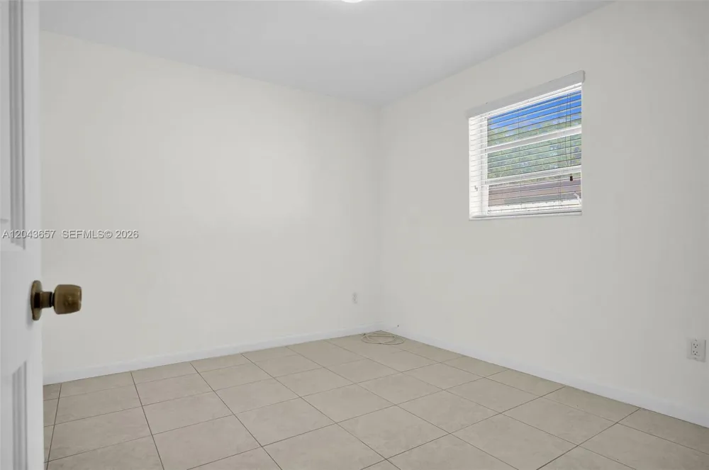 14375 Lake Candlewood Ct Miami Lakes, FL 33014