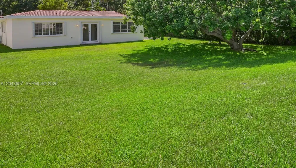 14375 Lake Candlewood Ct Miami Lakes, FL 33014