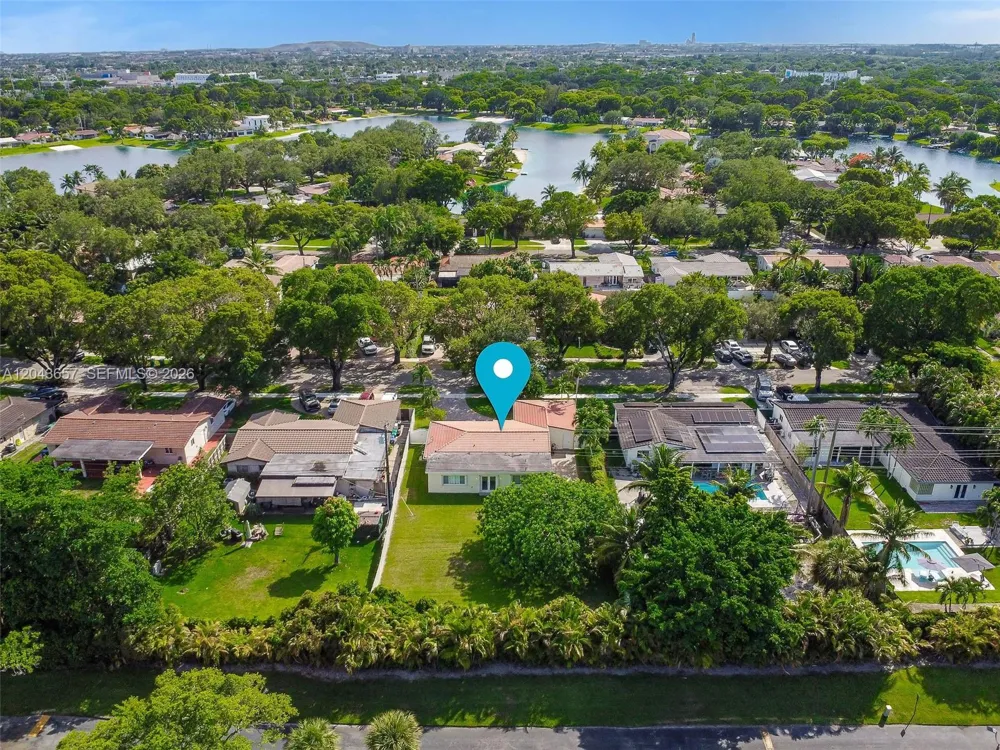14375 Lake Candlewood Ct Miami Lakes, FL 33014