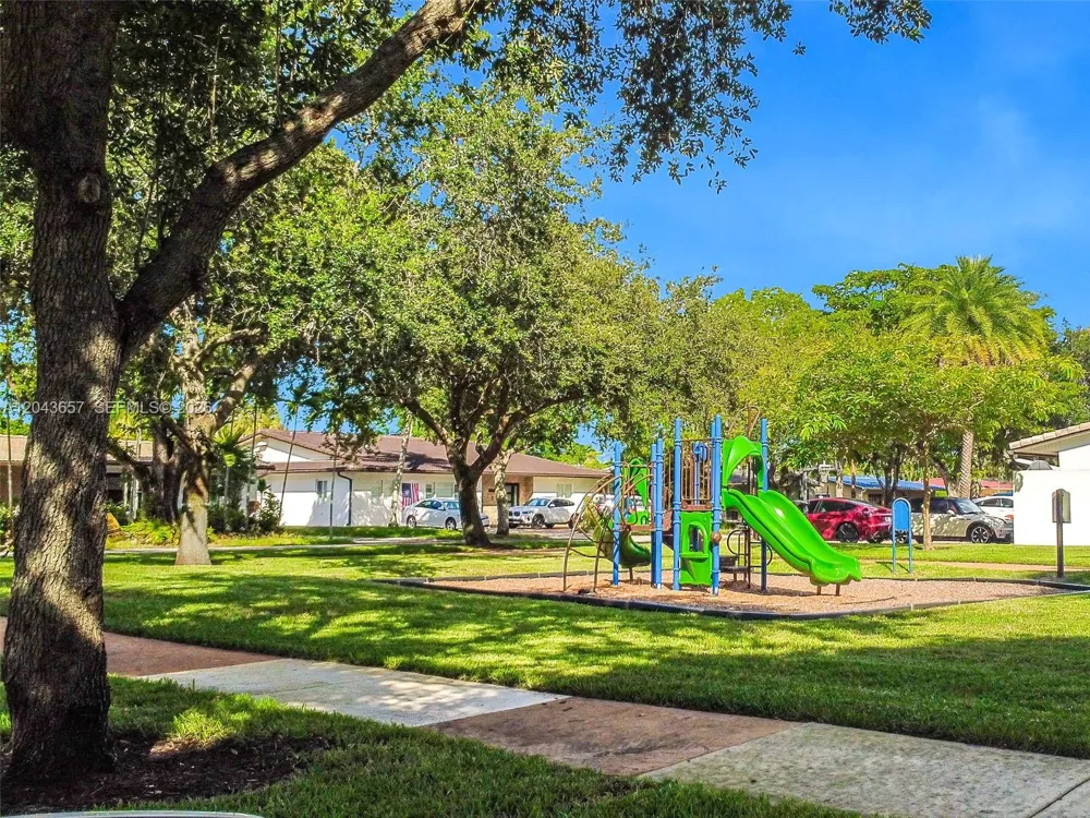 14375 Lake Candlewood Ct Miami Lakes, FL 33014