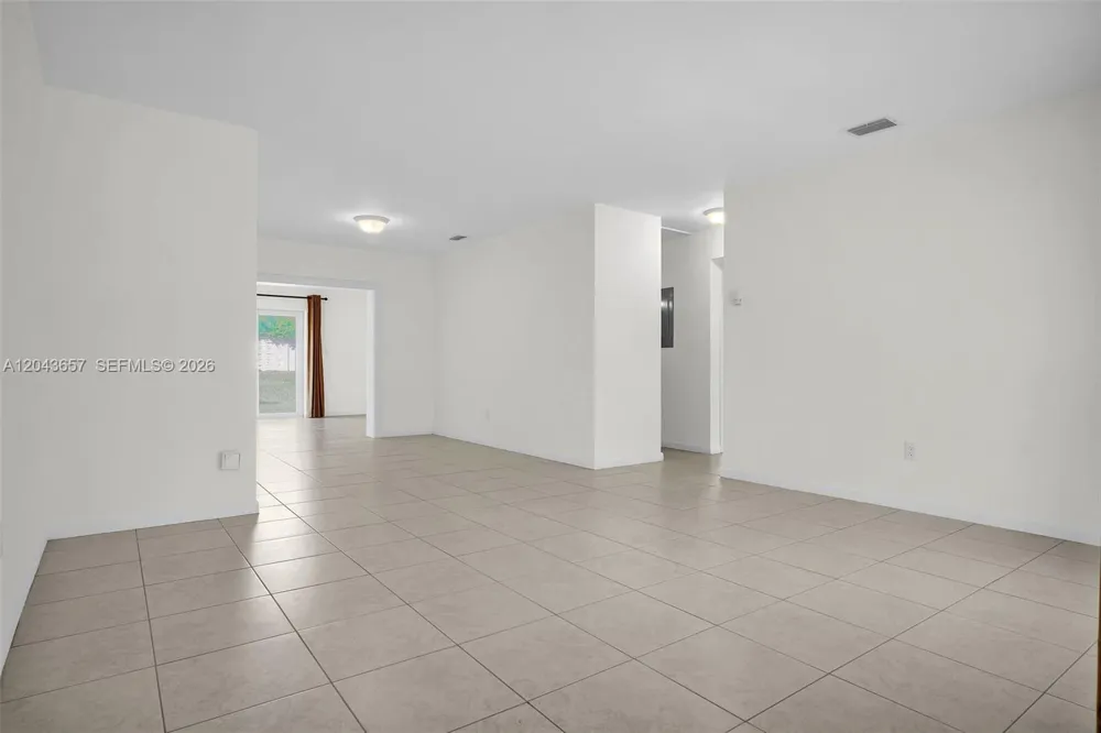 14375 Lake Candlewood Ct Miami Lakes, FL 33014