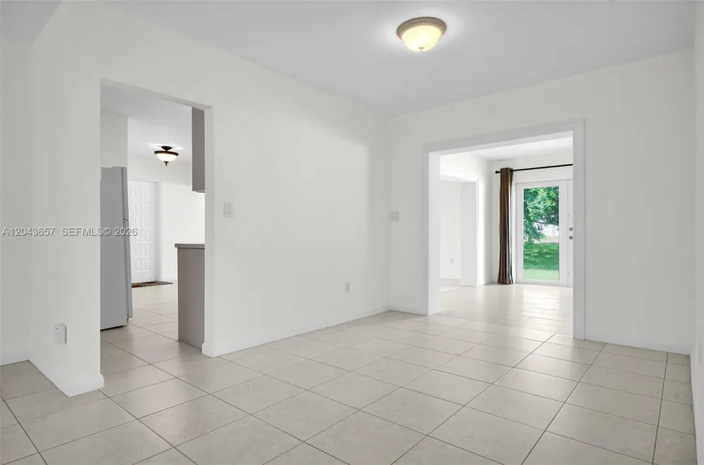 14375 Lake Candlewood Ct Miami Lakes, FL 33014