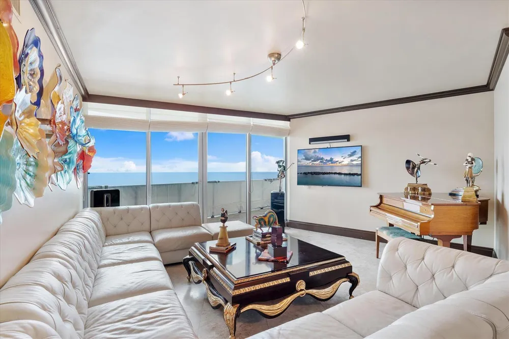 3101 S Ocean Drive #2707 Hollywood, FL 33019