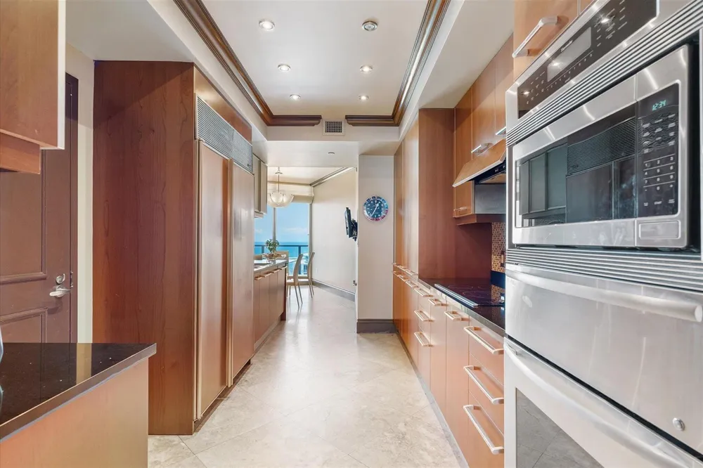 3101 S Ocean Drive #2707 Hollywood, FL 33019