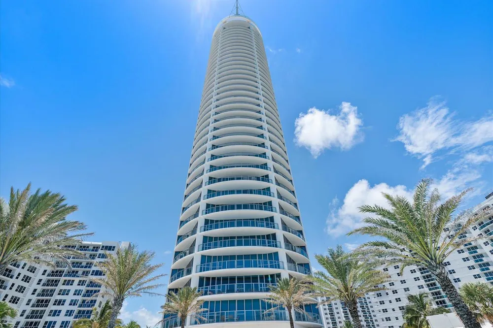 3101 S Ocean Drive #2707 Hollywood, FL 33019