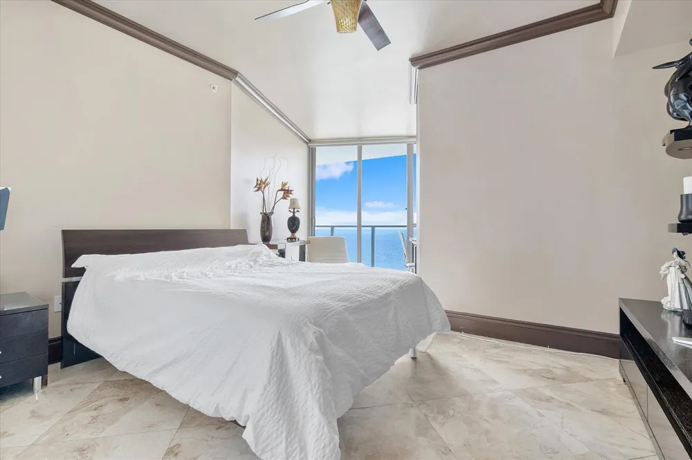 3101 S Ocean Drive #2707 Hollywood, FL 33019