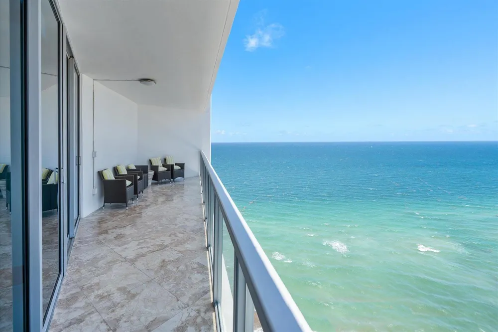 3101 S Ocean Drive #2707 Hollywood, FL 33019