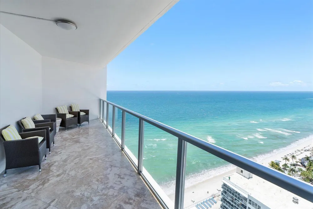 3101 S Ocean Drive #2707 Hollywood, FL 33019