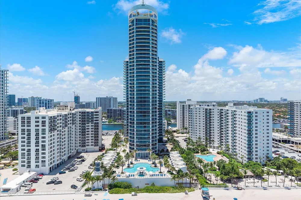 3101 S Ocean Drive #2707 Hollywood, FL 33019