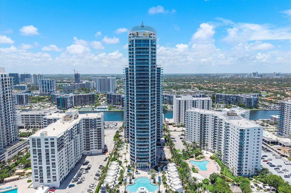 3101 S Ocean Drive #2707 Hollywood, FL 33019