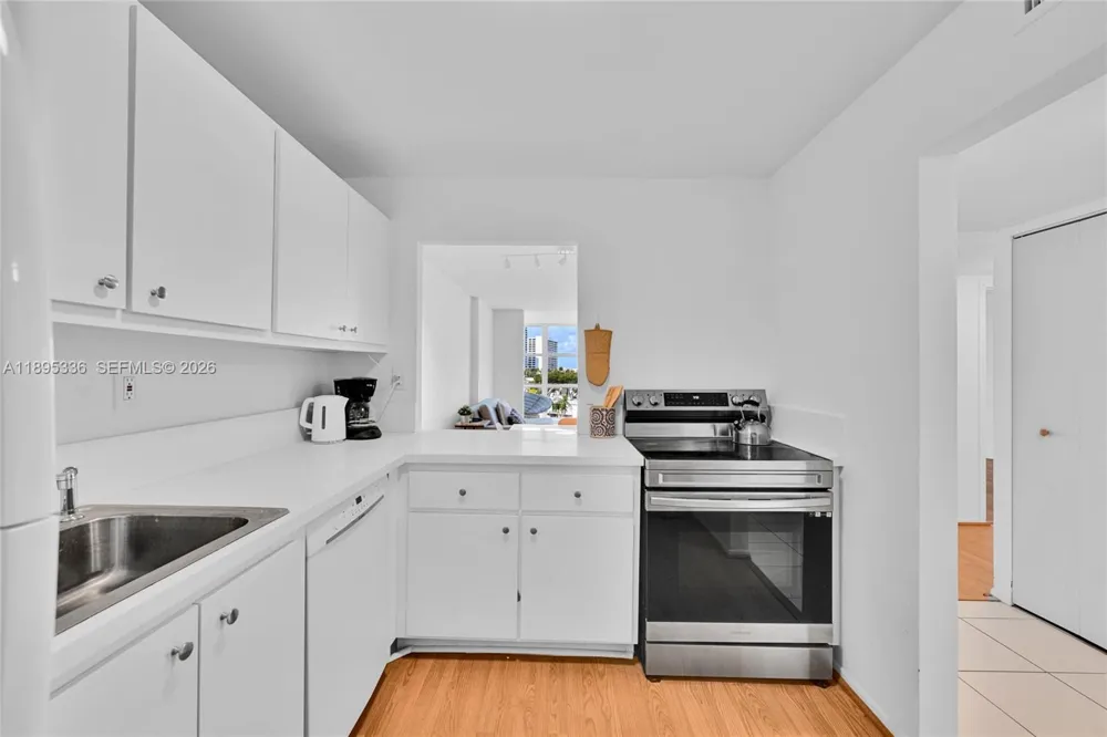 800 Parkview Dr #605 Hallandale Beach, FL 33009