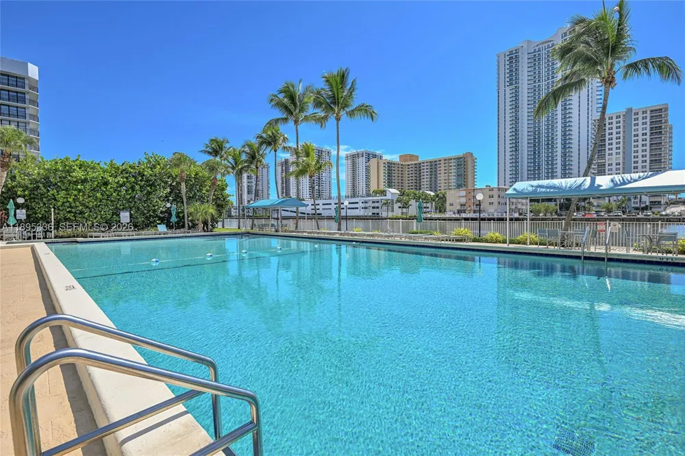 800 Parkview Dr #605 Hallandale Beach, FL 33009