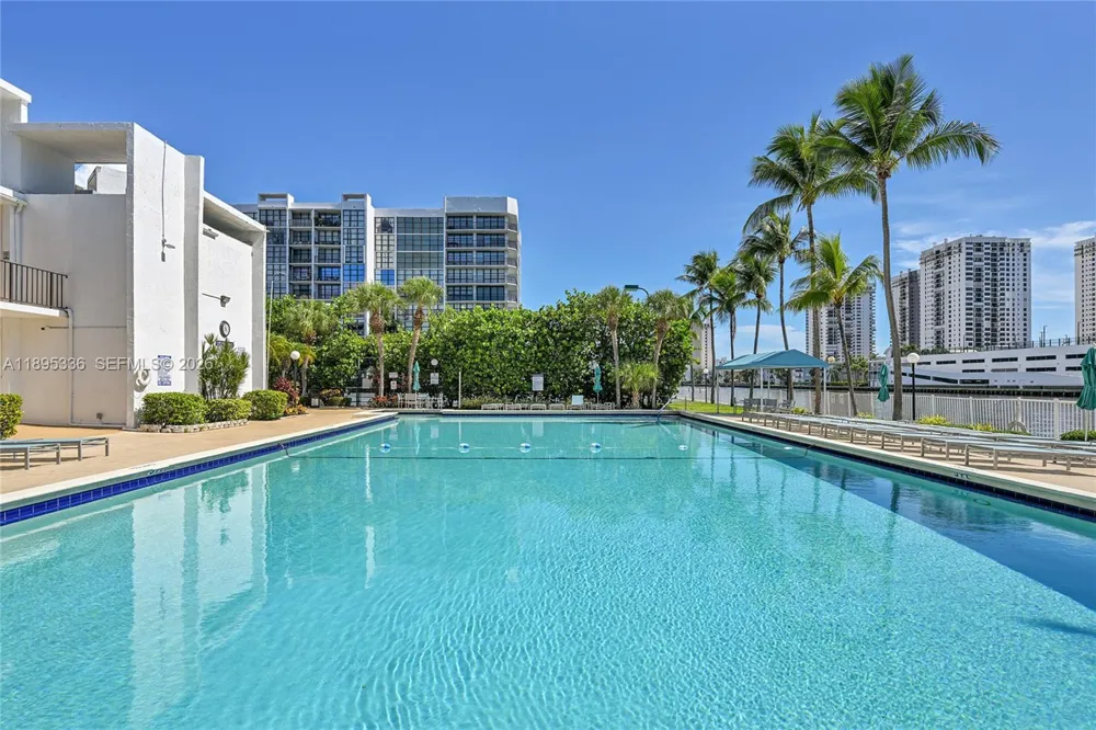800 Parkview Dr #605 Hallandale Beach, FL 33009