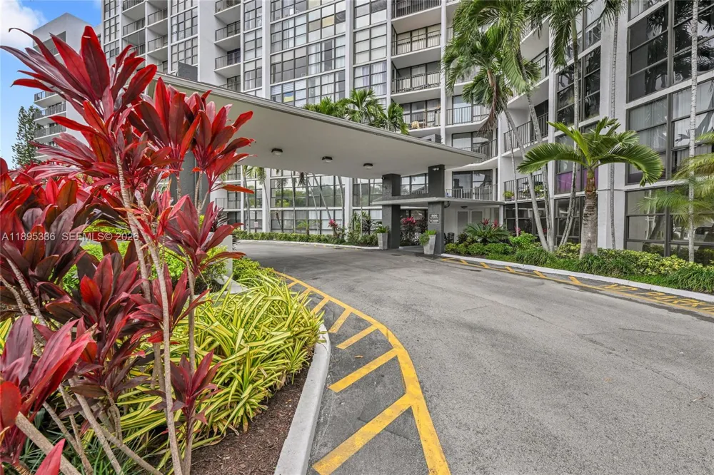 800 Parkview Dr #605 Hallandale Beach, FL 33009