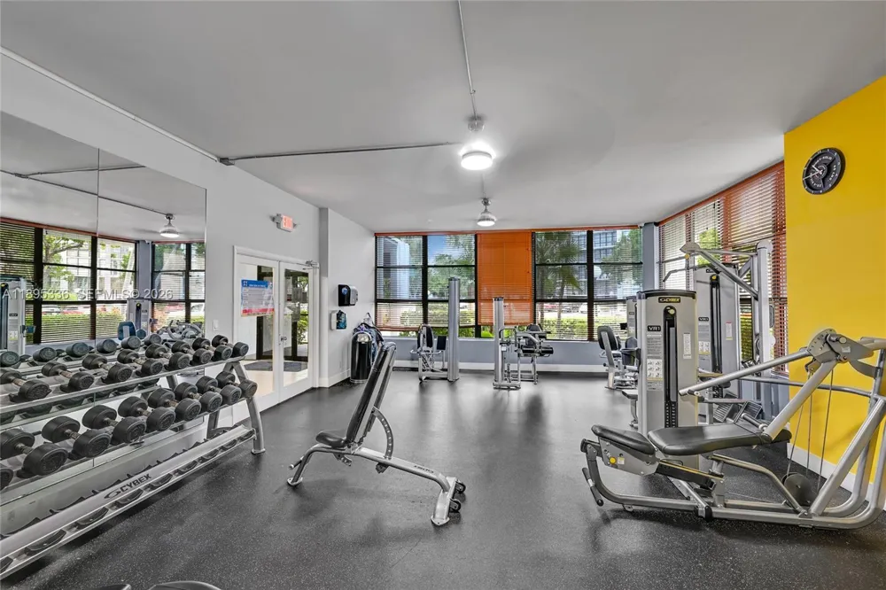 800 Parkview Dr #605 Hallandale Beach, FL 33009
