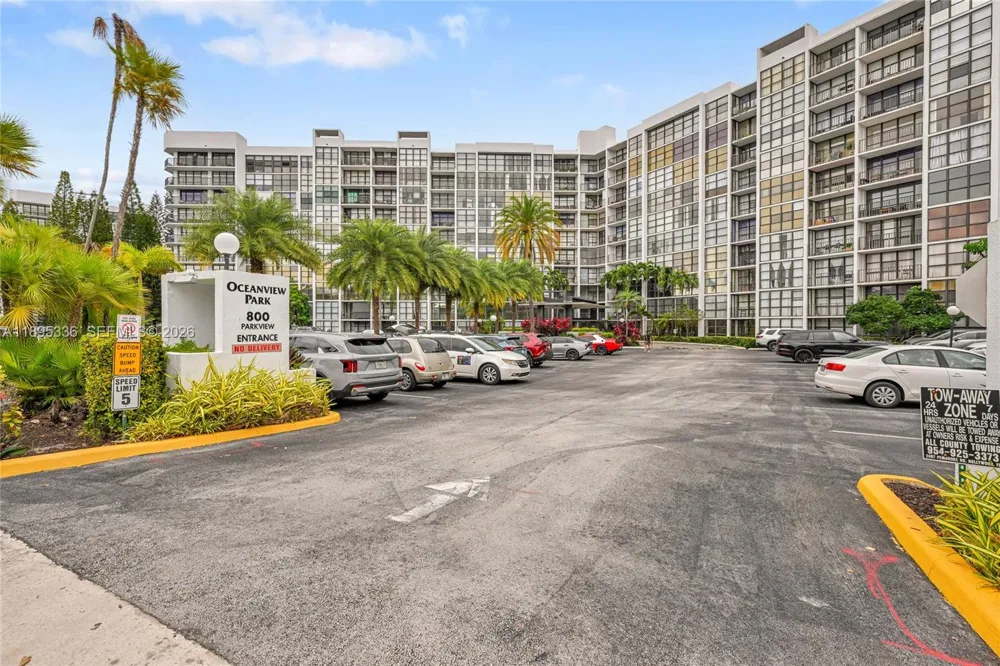800 Parkview Dr #605 Hallandale Beach, FL 33009