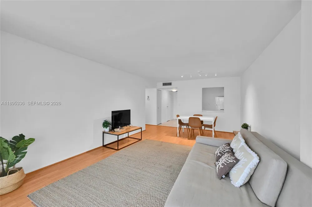 800 Parkview Dr #605 Hallandale Beach, FL 33009