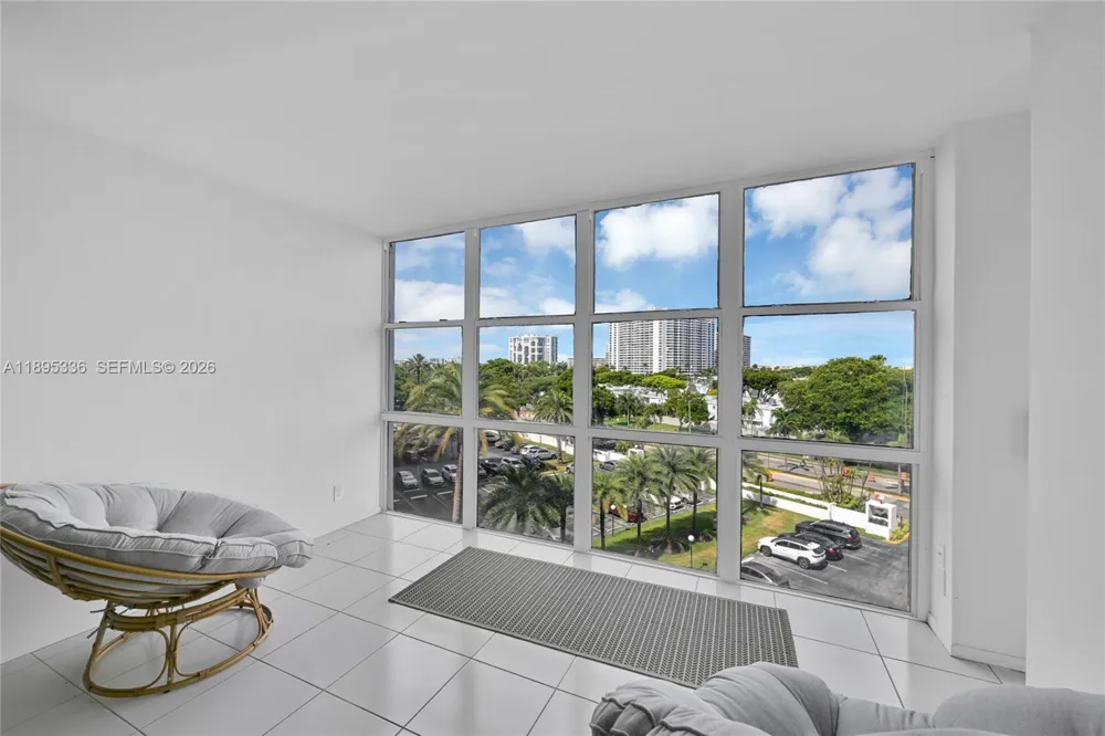 800 Parkview Dr #605 Hallandale Beach, FL 33009