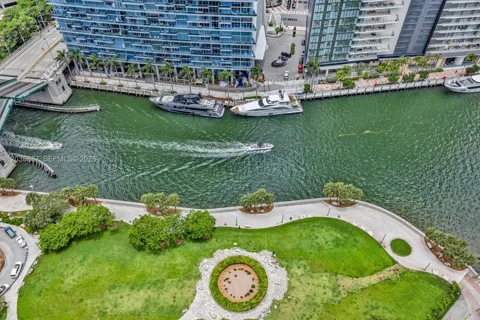 475 Brickell Ave #3214