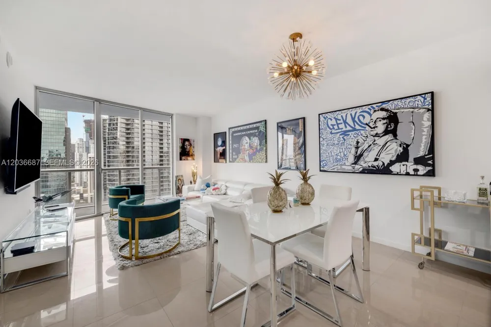 475 Brickell Ave #3214 Miami, FL 33131