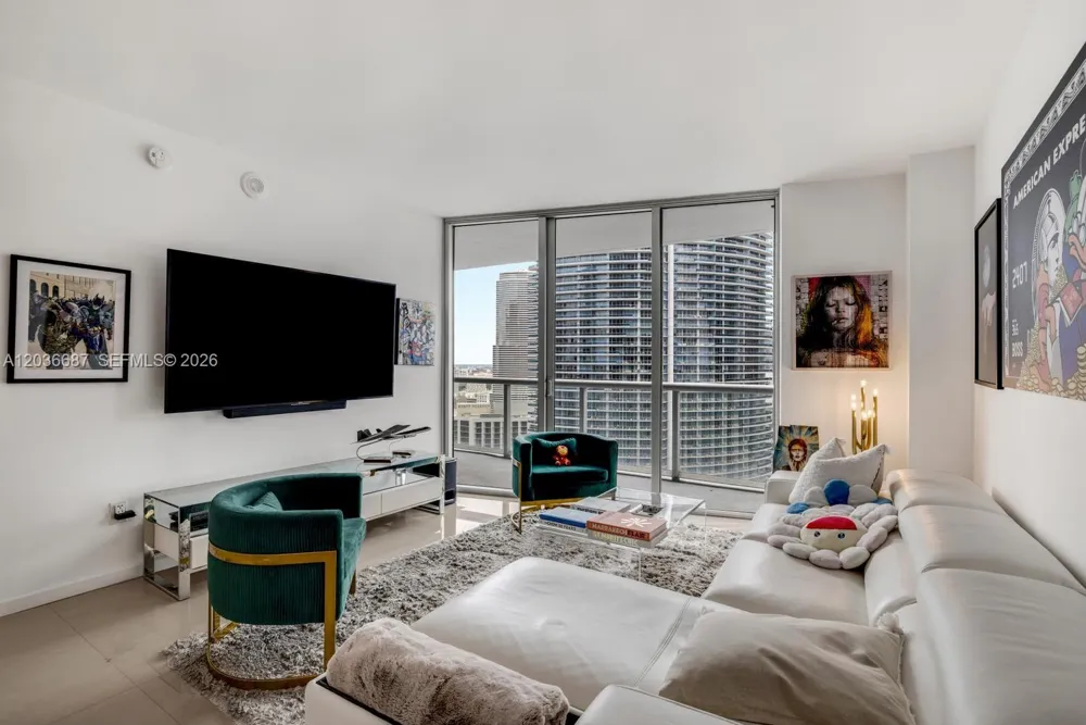 475 Brickell Ave #3214 Miami, FL 33131