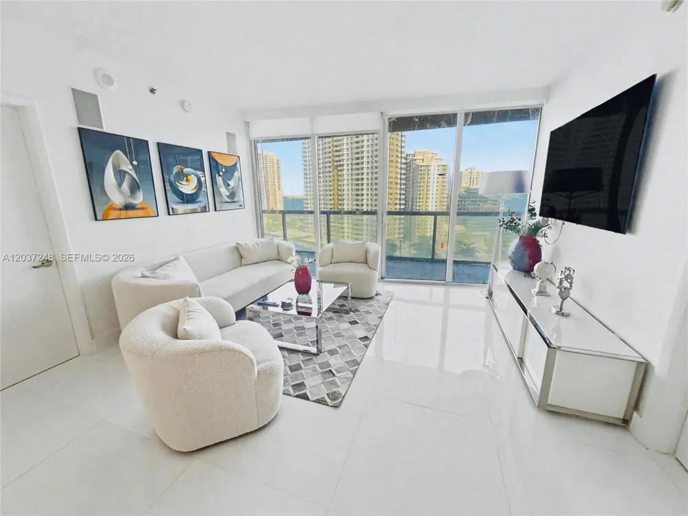 465 Brickell Ave #1605 Miami, FL 33131