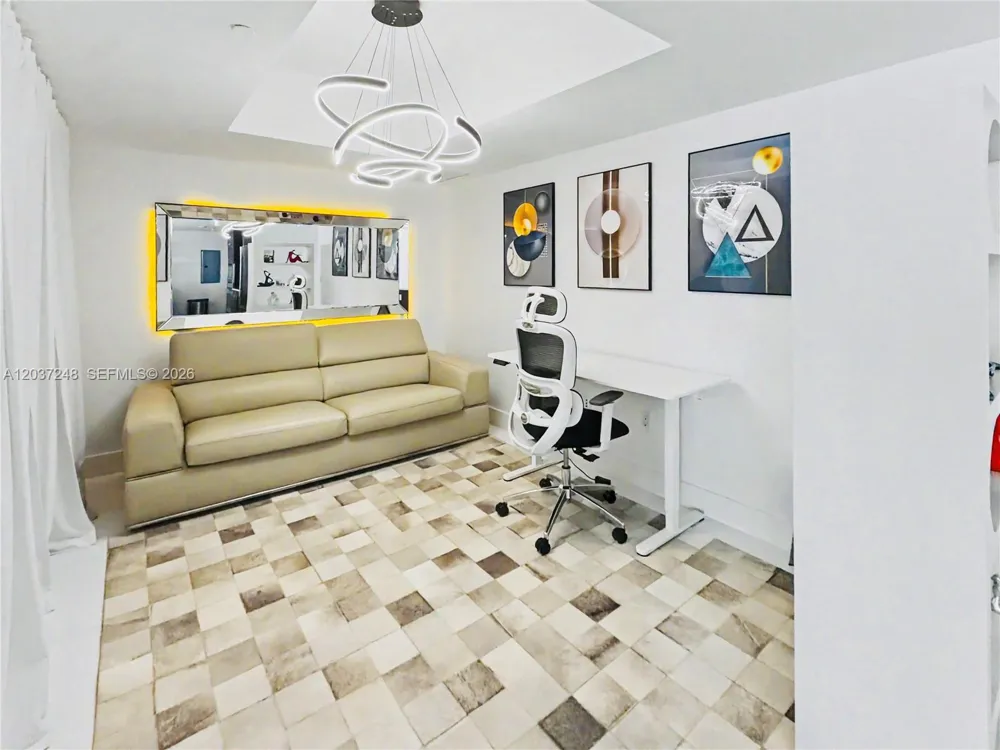 465 Brickell Ave #1605 Miami, FL 33131