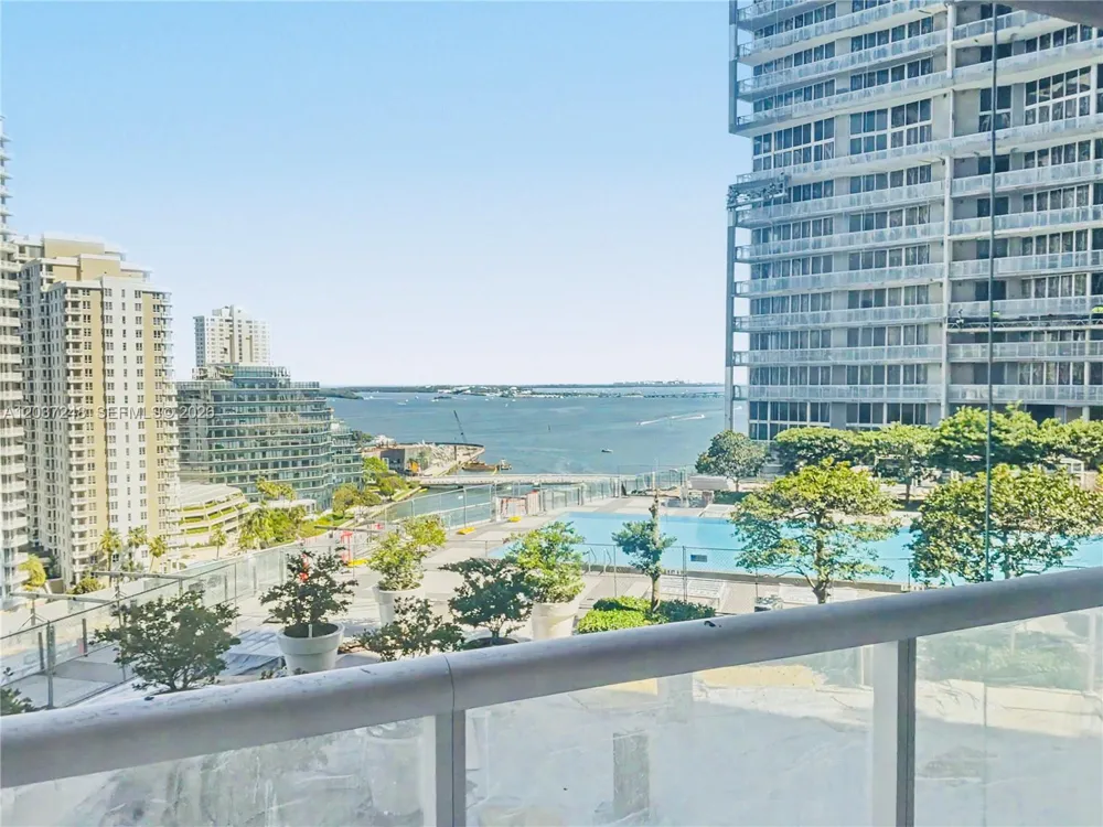 465 Brickell Ave #1605 Miami, FL 33131