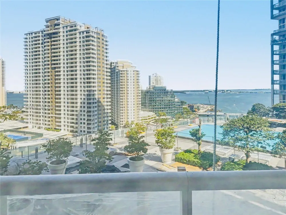 465 Brickell Ave #1605 Miami, FL 33131