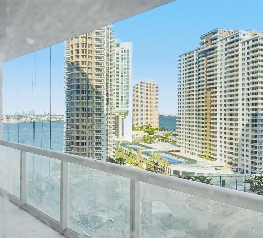 465 Brickell Ave #1605 Miami, FL 33131