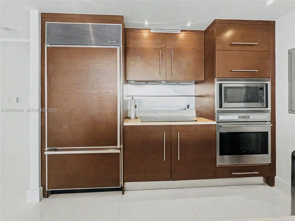 465 Brickell Ave #1605 Miami, FL 33131