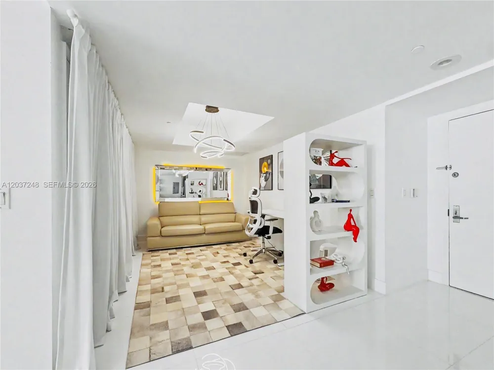 465 Brickell Ave #1605 Miami, FL 33131
