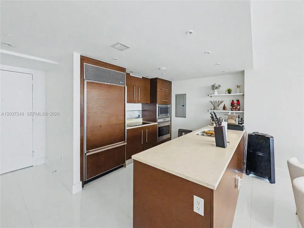 465 Brickell Ave #1605 Miami, FL 33131