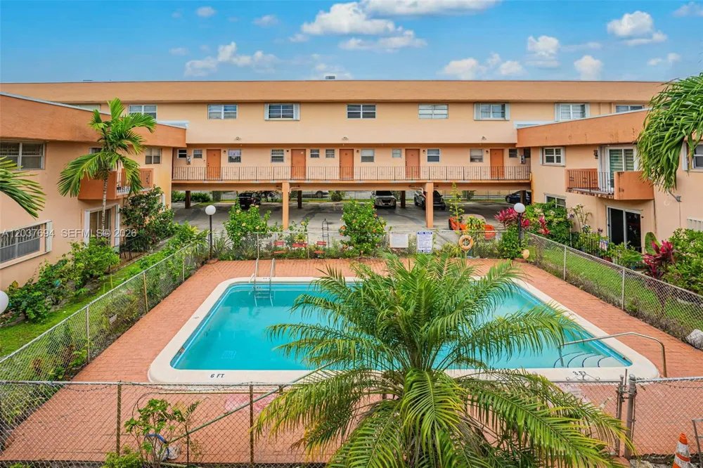 1100 W 35th St #23 Hialeah, FL 33012