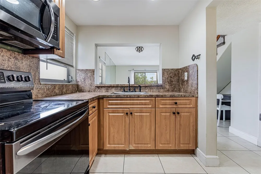 1100 W 35th St #23 Hialeah, FL 33012