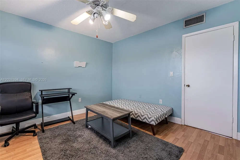 1100 W 35th St #23 Hialeah, FL 33012