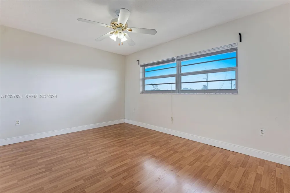 1100 W 35th St #23 Hialeah, FL 33012