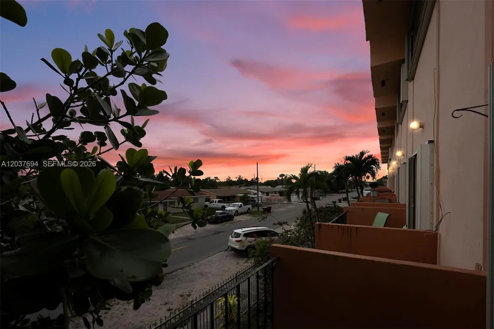 1100 W 35th St #23 Hialeah, FL 33012