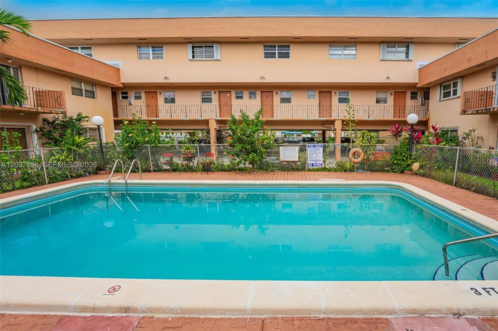 1100 W 35th St #23 Hialeah, FL 33012