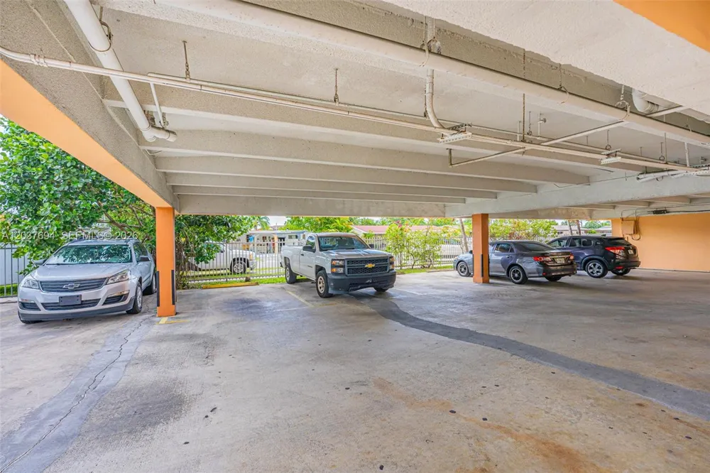 1100 W 35th St #23 Hialeah, FL 33012