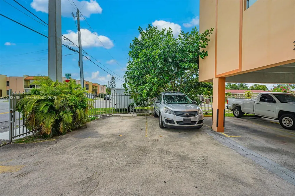 1100 W 35th St #23 Hialeah, FL 33012