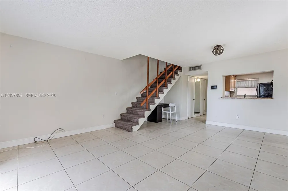 1100 W 35th St #23 Hialeah, FL 33012