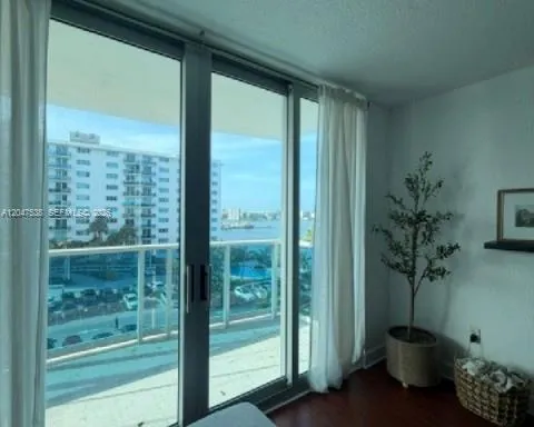 7501 E Treasure Dr #5J North Bay Village, FL 33141