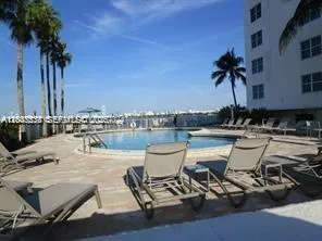 7501 E Treasure Dr #5J North Bay Village, FL 33141