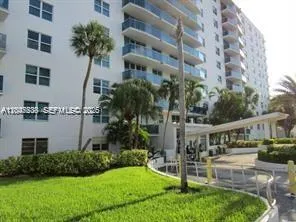 7501 E Treasure Dr #5J North Bay Village, FL 33141