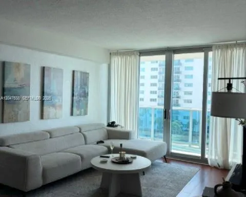 7501 E Treasure Dr #5J North Bay Village, FL 33141