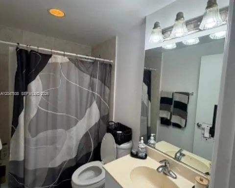 7501 E Treasure Dr #5J North Bay Village, FL 33141