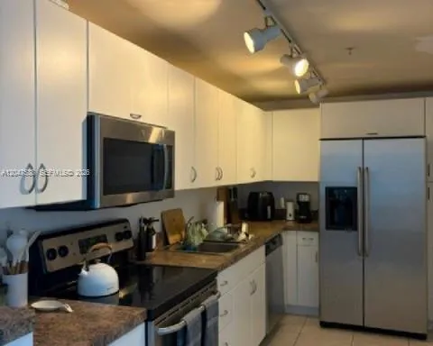 7501 E Treasure Dr #5J North Bay Village, FL 33141