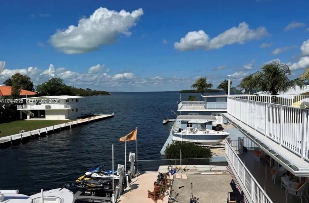 235 Anne Bonny Dr Key Largo, FL 33034